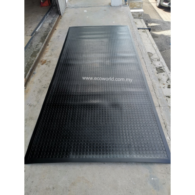 rubber_studded_mat_with_edging_4